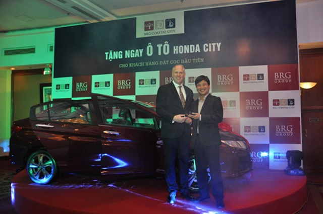 Người may mắn sở hữu chiếc ôtô Honda City trong sự kiện mở bán là ông Lê Tuấn Anh.

