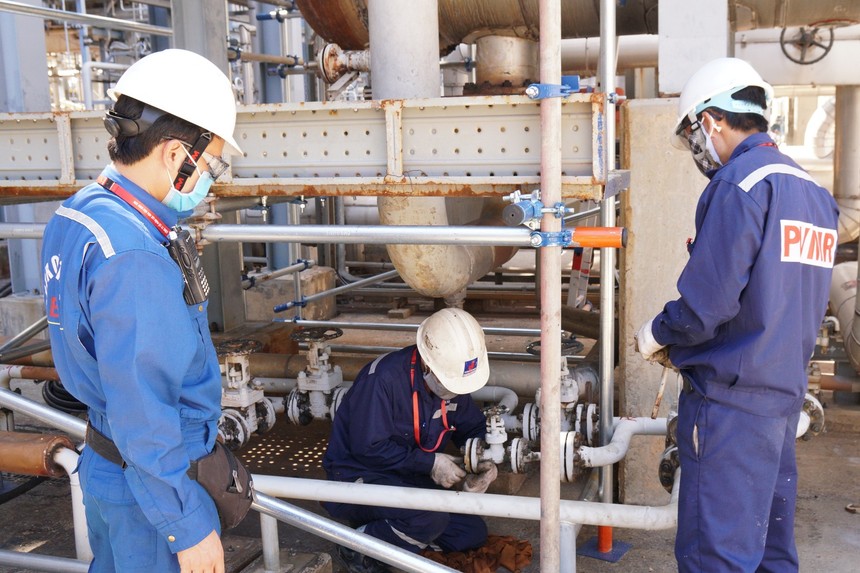 Nhà máy lọc dầu Dung Quất chính thức dừng máy để bảo dưỡng