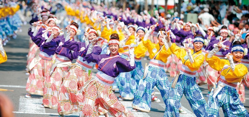 Không khí vui tươi và sôi nổi của các hội mùa hè Nhật Bản.