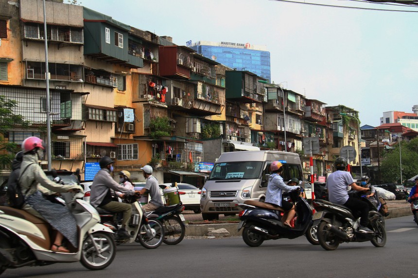 Cải tạo chung cư cũ đang gặp nhiều vướng mắc tại các đô thị lớn như Hà Nội và TP.HCM. Ảnh: Thành Nguyễn.