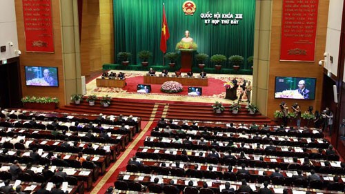 Bế mạc, Quốc hội ra Thông cáo tuyên bố lập trường chính nghĩa của Việt Nam