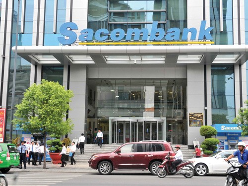 Vụ Sacombank kiện khách hàng đòi nợ thẻ tín dụng: Hủy án sơ thẩm