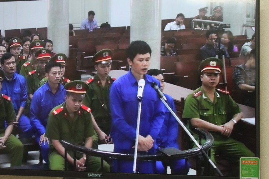 Từ tháng 9/2009 đến tháng 2/2014, Phạm Hải Bằng đã trực tiếp hoặc chỉ đạo nhân sự dưới quyền là Phạm Quang Duy, Nguyễn Nam Thái 15 lần nhận tiền của JTC (ảnh: phiên tòa xét xử vụ JTC - ảnh chụp qua màn hình)
