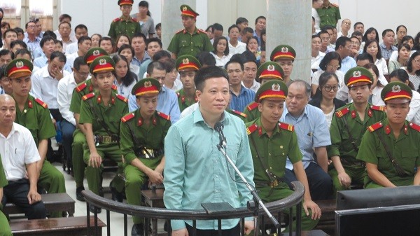 Đại án Oceanbank: Thu phí của khách hàng để chi cho Nguyễn Xuân Sơn