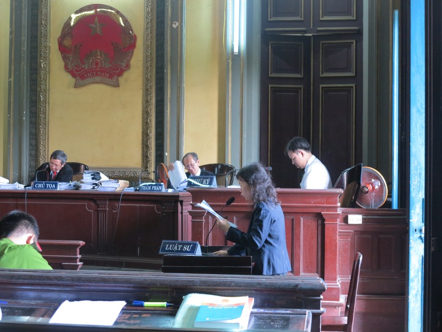 Luật sư Nguyễn Thị Bắc tại phiên tòa