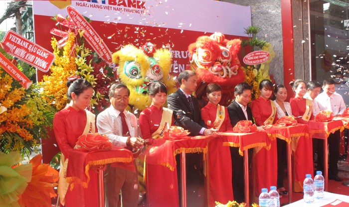 VietBank khai trương trụ sở mới PGD Nguyễn Tri Phương
