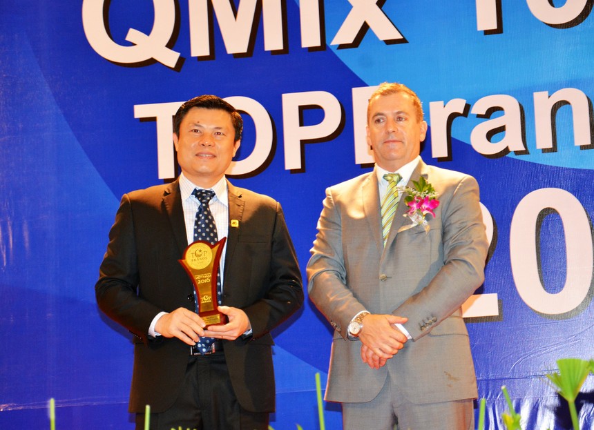 Nam A Bank nhận 2 giải thưởng quốc tế Top Brand 2016 và QMix 100-2016