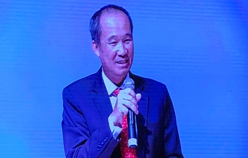Ông Dương Công Minh trả lời cổ đông tại Đại hội đồng cổ đông thường niên 2018 Sacombank sáng 20/4