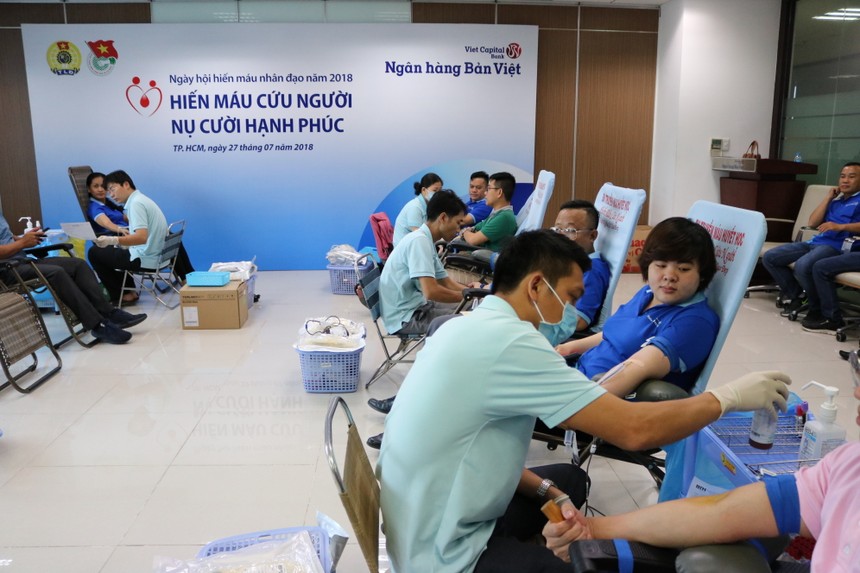 Nhân viên Ngân hàng Bản Việt tham gia “Hiến máu cứu người – Nụ cười hạnh phúc” 