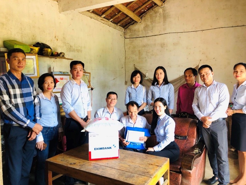 Eximbank mang yêu thương đến với người nghèo tại tỉnh Quảng Ninh