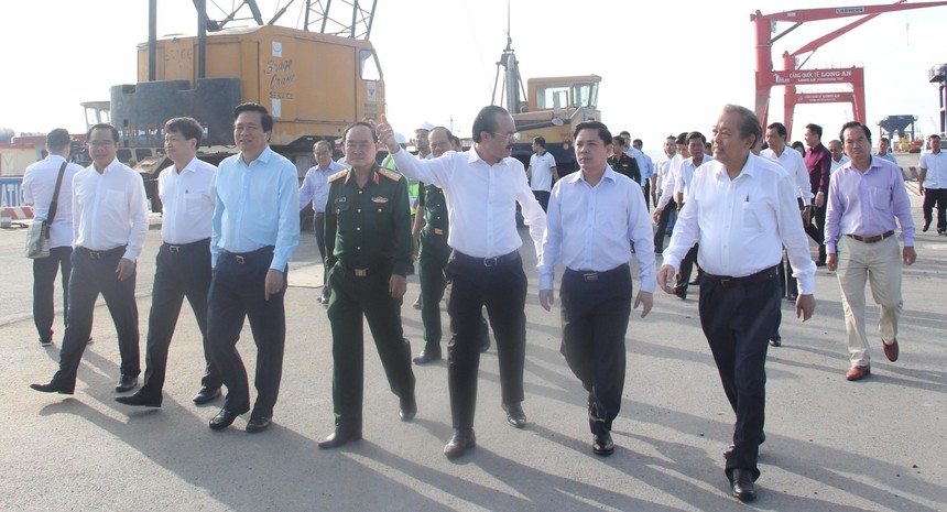 Phó Thủ tướng Trương Hòa Bình thăm và làm việc với Cảng quốc tế Long An 