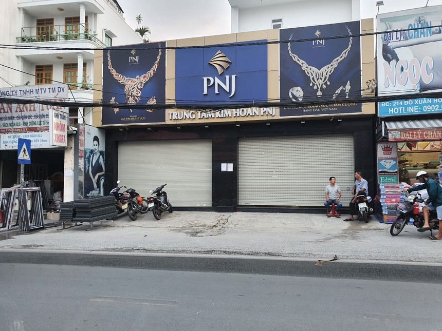 PNJ đóng nhiều cửa hàng nữ trang vàng vì dịch trong 15 ngày cách ly xã hội