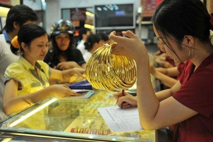 Đề xuất hạn chế mua bán vàng miếng thanh toán bằng tiền mặt