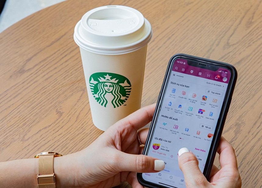 MoMo là ví điện tử đầu tiên được chấp nhận thanh toán tại Starbucks Vietnam 