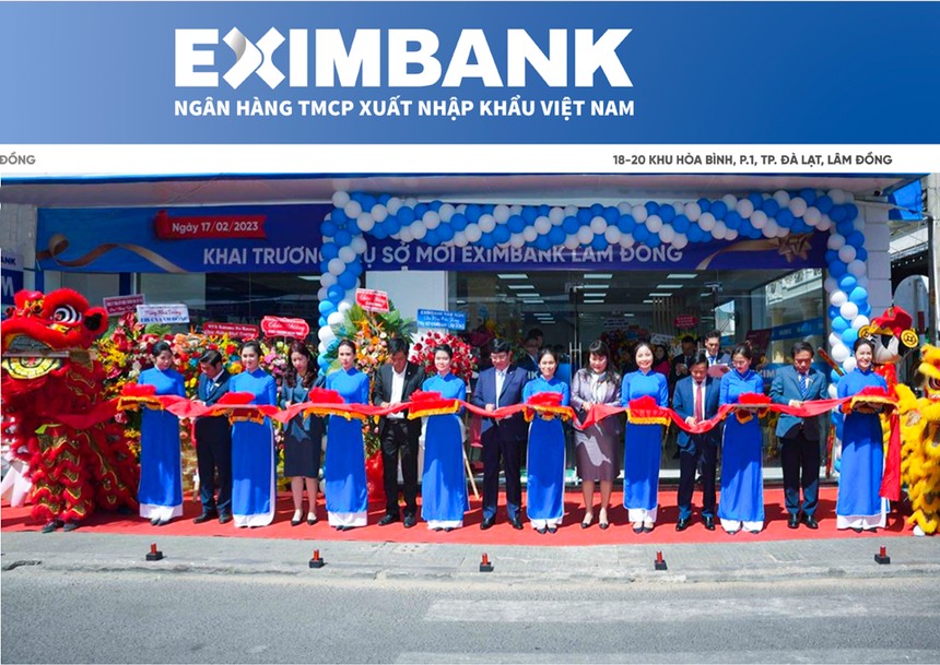 Đại diện cơ quan ban ngành tại địa phương cùng Ban Lãnh đạo Eximbank cắt băng khánh thành trụ sở mới.