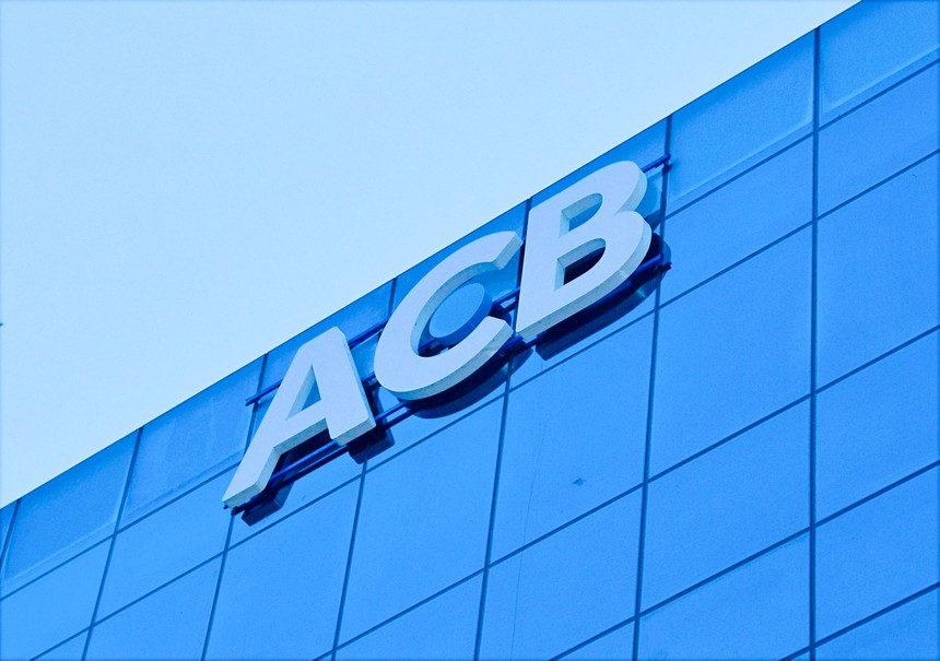 Tổ chức Fitch Ratings - một trong các tổ chức xếp hạng tín dụng uy tín quốc tế đã công bố xếp hạng tín nhiệm ACB ở mức "BB-" (triển vọng ổn định)