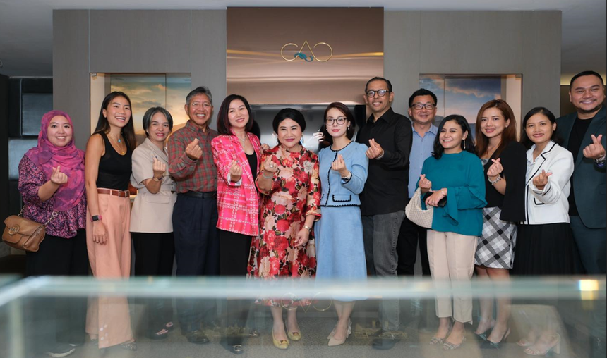 Đoàn đại diện Mạng lưới Quan hệ công chúng ASEAN đến tham quan CAO Fine Jewellery.