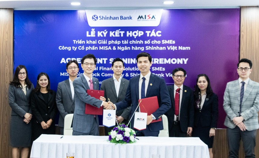Ngân hàng Shinhan Việt Nam ký hợp tác với MISA