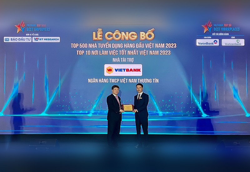 Vietbank nhận giải top 100 nhà tuyển dụng hàng đầu và top 10 nơi làm việc tốt nhất Việt Nam