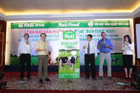 NutiFood hợp tác với HAGL phát triển nguyên liệu sữa đậu nành