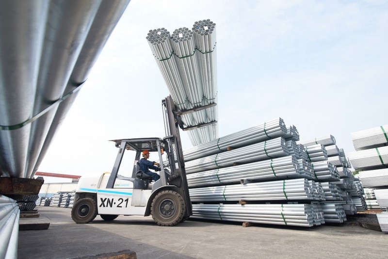 Hòa Phát lần đầu xuất khẩu gần 1000 tấn ống thép tôn mạ kẽm sang Ấn Độ