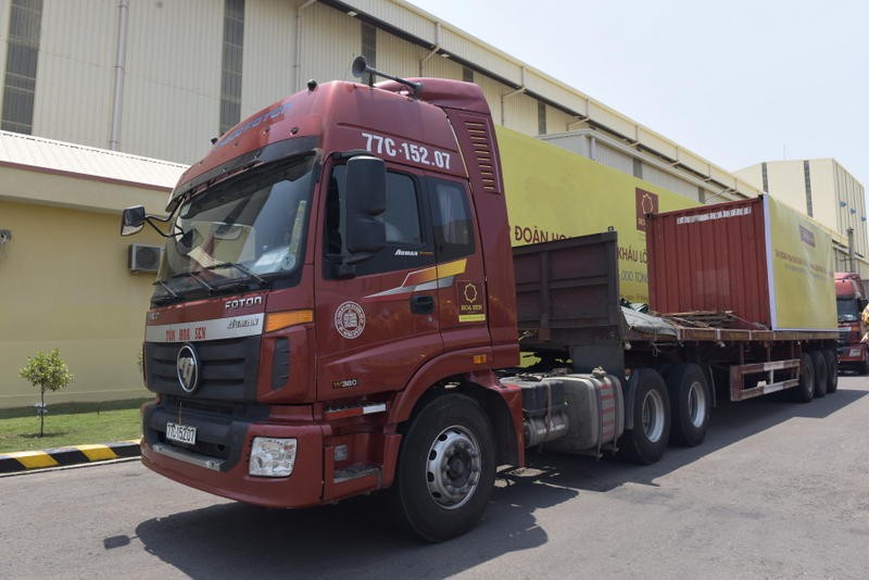Hoa Sen (HSG) xuất khẩu 5.000 tấn tôn đến Malaysia từ Nhà máy Nhơn Hội