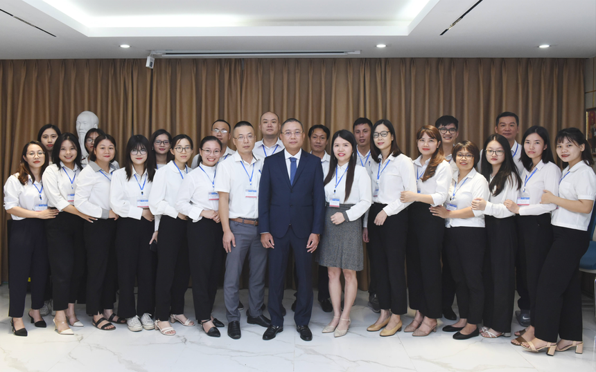 Ông Phạm Huy Thành – Chủ tịch HĐQT Công ty cổ phần Tập đoàn MBG và đội ngũ cán bộ nhân viên.