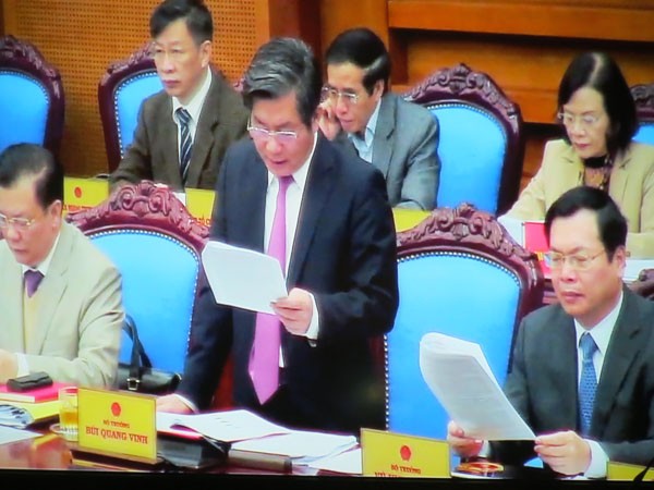 Bộ trưởng Bùi Quang Vinh trình bày Báo cáo tại Hội nghị Chính phủ với địa phương