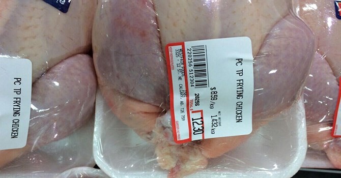 Thịt gà Mỹ bày bán trong siêu thị tại Mỹ. (Hiệp hội Chăn nuôi gia cầm Đông Nam Bộ cung cấp).