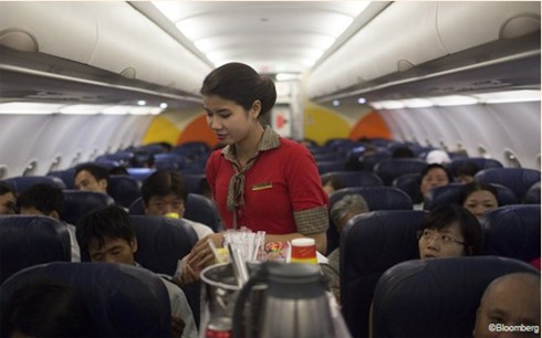 Số lượng người Việt đi máy bay ngày càng gia tăng. (Ảnh: Bloomberg)