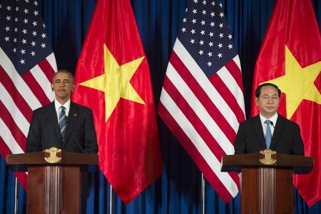 Nhiều câu hỏi về quyết định dỡ bỏ lệnh cấm bán vũ khí sát thương cho Việt Nam, về vấn đề Biển Đông, về TPP được đặt ra với nguyên thủ hai nước Việt - Mỹ.