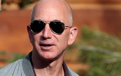 CEO Amazon trở thành người giàu thứ 3 thế giới
