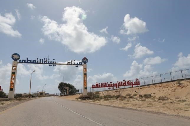Lối vào cảng xuất khẩu dầu mỏ Zueitina của Libya hồi năm 2014. (Nguồn: Reuters)