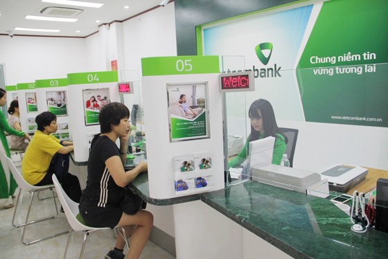 VCB xin ý kiến cổ đông mở ngân hàng con tại Lào