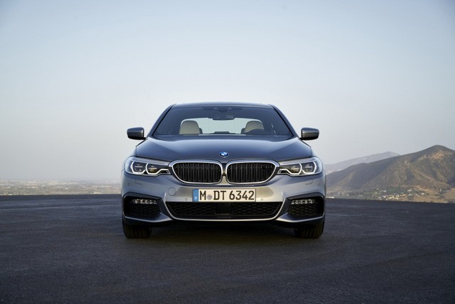 BMW 5-Series thế hệ mới chính thức ra mắt