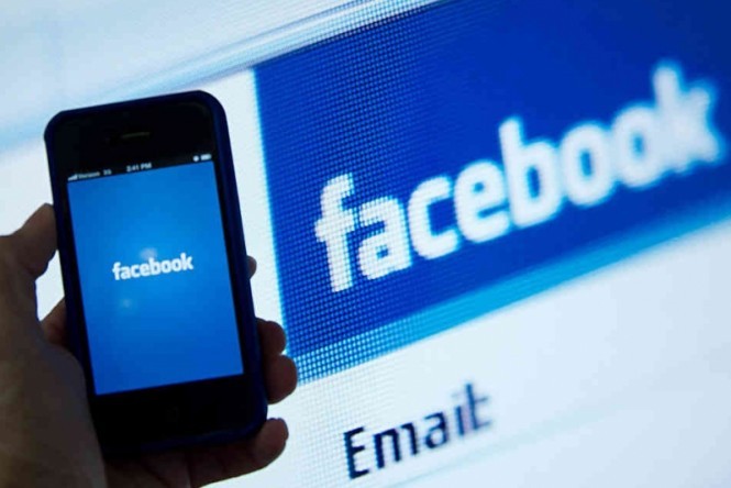 Người dùng tăng mạnh, Facebook lại thu về tiền tấn