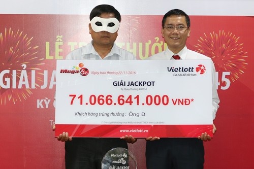 Khách hàng trúng số 71 tỷ đồng quê ở Quảng Ngãi. Ảnh: Vietlott.