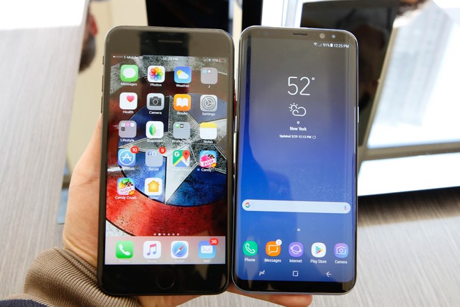 Galaxy S8 Plus so dáng cùng iPhone 7 Plus