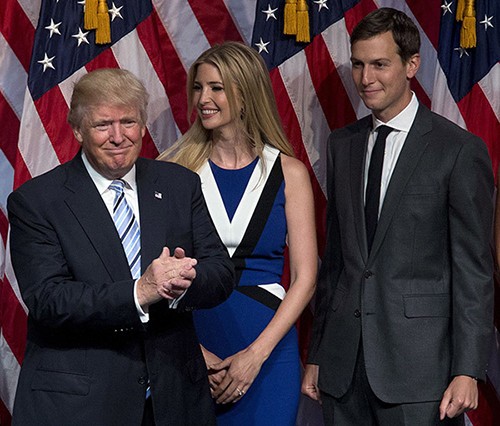 Tổng thống Mỹ Trump và vợ chồng con gái Ivanka, Jared Kushner. Ảnh: Rex