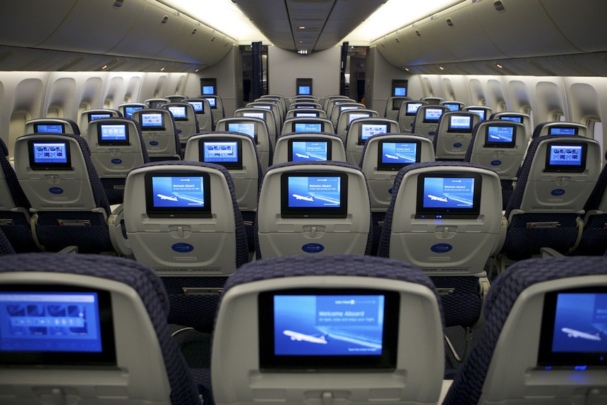 United Airlines sẽ bồi thường 10.000 USD cho khách chịu nhường ghế