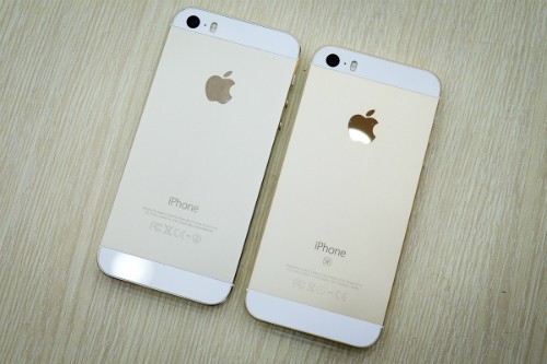 iPhone SE giống hệt iPhone 5s về thiết kế, khác biệt chủ yếu ở cấu hình và camera.