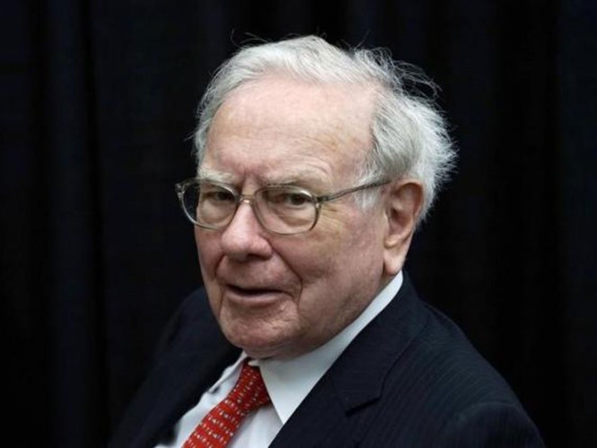 Warren Buffett, tỉ phú tự thân và là nhà đầu tư huyền thoại thế giới
ẢNH: REUTERS