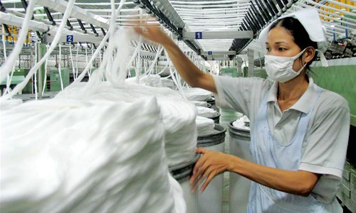 Sản phẩm sợi Việt Nam xuất sang Mỹ nằm trong 4 nước, vùng lãnh thổ bị điều tra chống bán phá giá. Ảnh: Vinatex