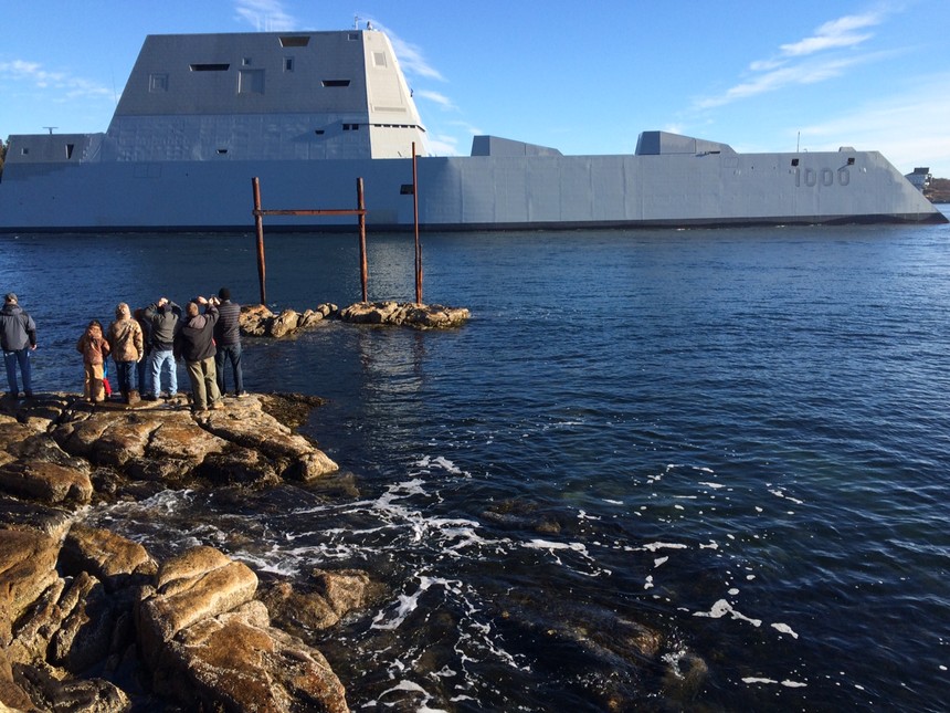 Bên trong khu trục hạm tàng hình hiện đại nhất hải quân Mỹ