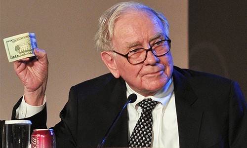 Warren Buffett hiện là người giàu thứ 4 thế giới. Ảnh: Economic Times