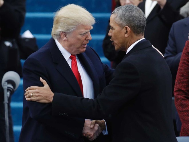 Tổng thống Trump và người tiền nhiệm Obama trong ngày nhậm chức của ông Trump. Ảnh: AP.