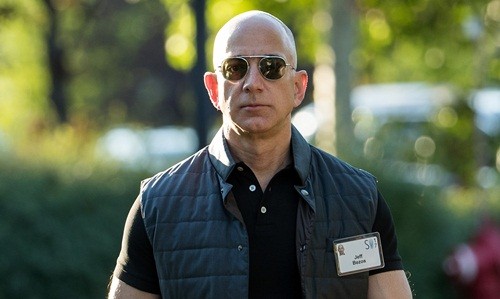 Jeff Bezos - ông chủ hãng thương mại điện tử Amazon. Ảnh: AFP