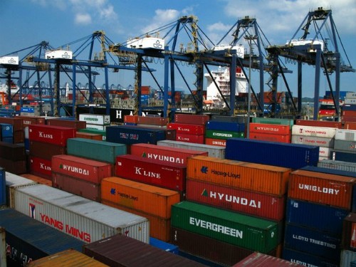 Hải quan TP HCM bán 82 container hàng tồn đọng. Ảnh minh hoạ. 