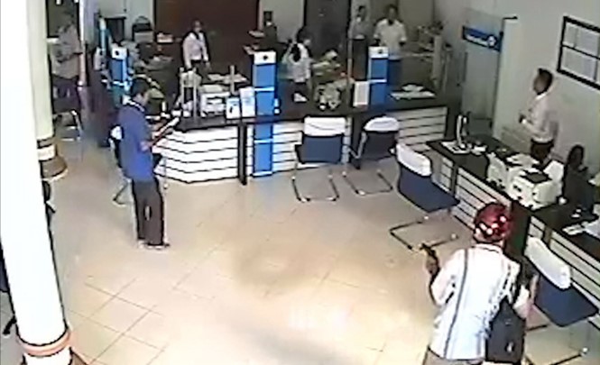 Hình ảnh nghi phạm cướp ngân hàng ở Vĩnh Long