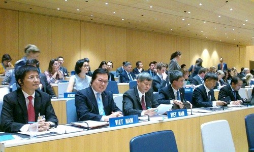 Đại sứ Dương Chí Dũng (thứ hai từ trái sang) là chủ tịch Đại hội đồng WIPO nhiệm kỳ 2018-2019. Ảnh: M.H